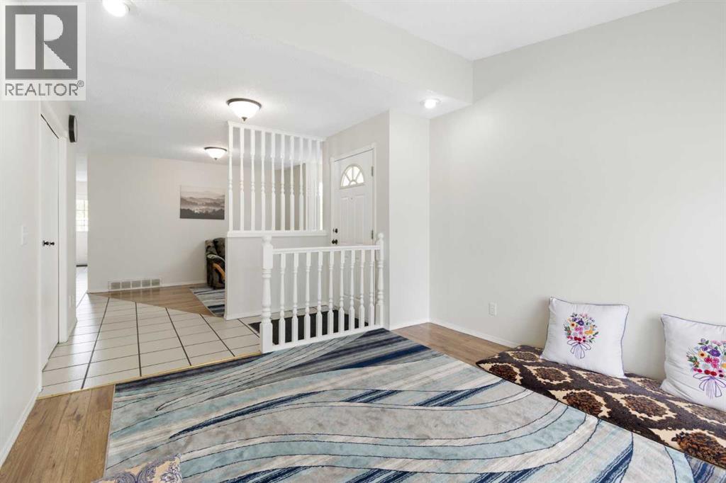 10316 Hidden Valley Drive Nw, Calgary, Alberta  T3A 4Z6 - Photo 5 - A2258562
