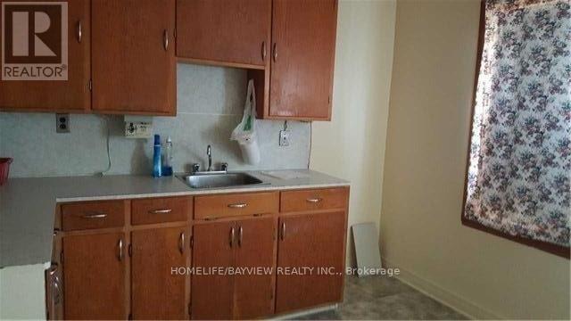 66 Roxborough Road, Newmarket (Gorham-College Manor), Ontario  L3Y 3L2 - Photo 11 - N12417145