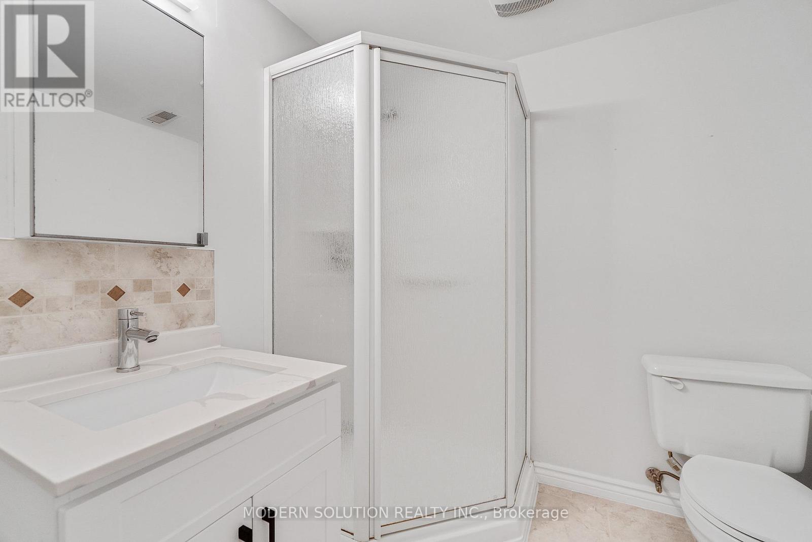 617 Curzon Avenue, Mississauga, Ontario  L5G 1P8 - Photo 39 - W12417149