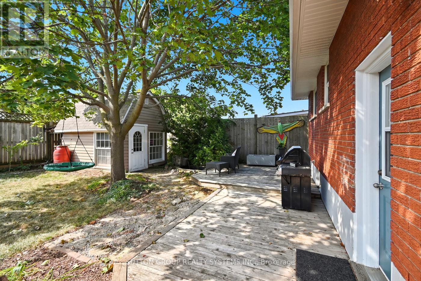 83 Lakeside Drive, Grimsby, Ontario  L3M 2L4 - Photo 17 - X12417116