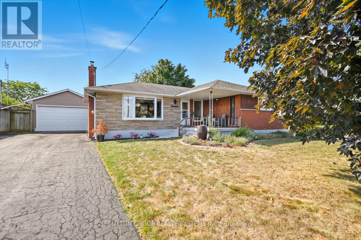 83 Lakeside Drive, Grimsby, Ontario  L3M 2L4 - Photo 25 - X12417116