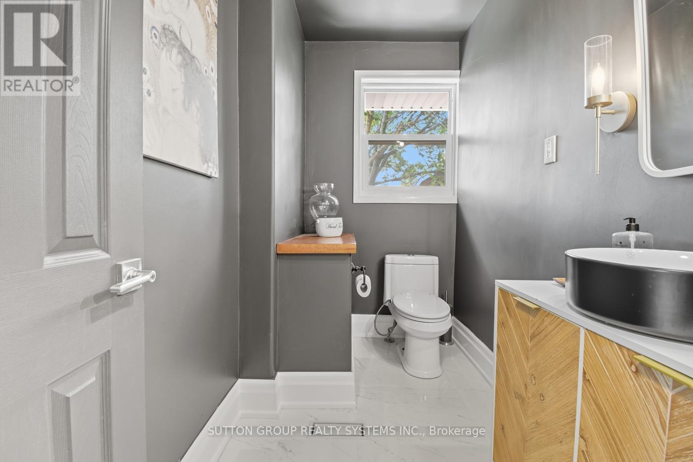 83 Lakeside Drive, Grimsby, Ontario  L3M 2L4 - Photo 8 - X12417116