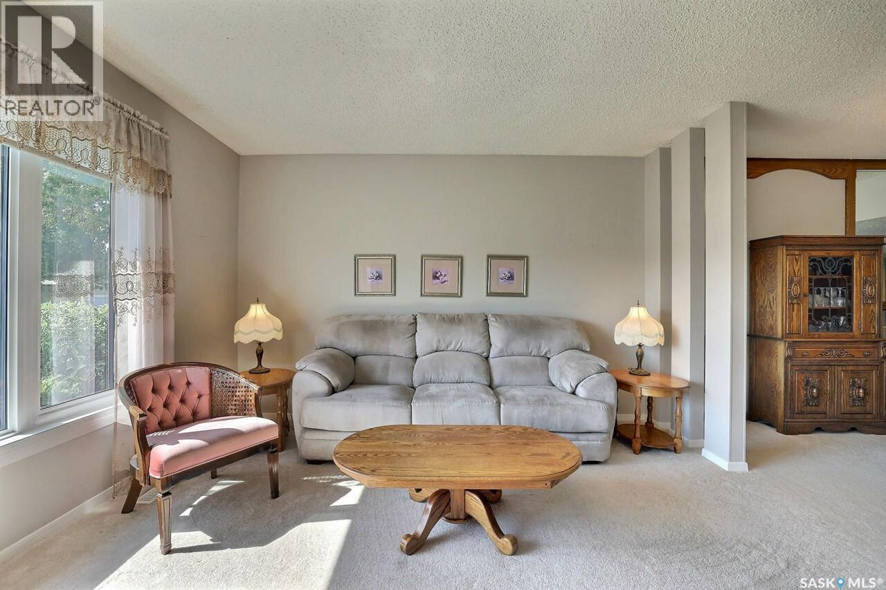 3248 Maclachlan Crescent, Regina, Saskatchewan  S4R 8H5 - Photo 7 - SK018731