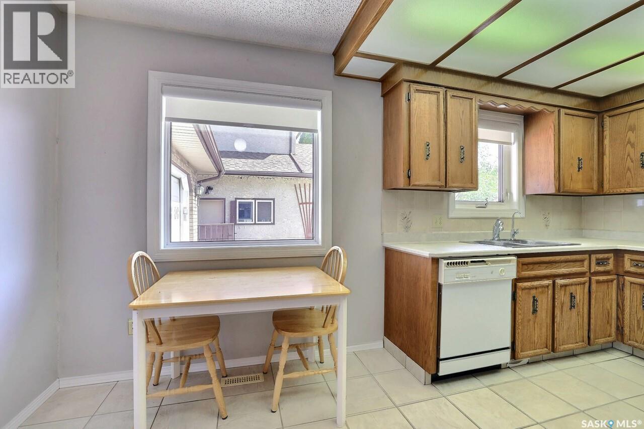 3248 Maclachlan Crescent, Regina, Saskatchewan  S4R 8H5 - Photo 11 - SK018731