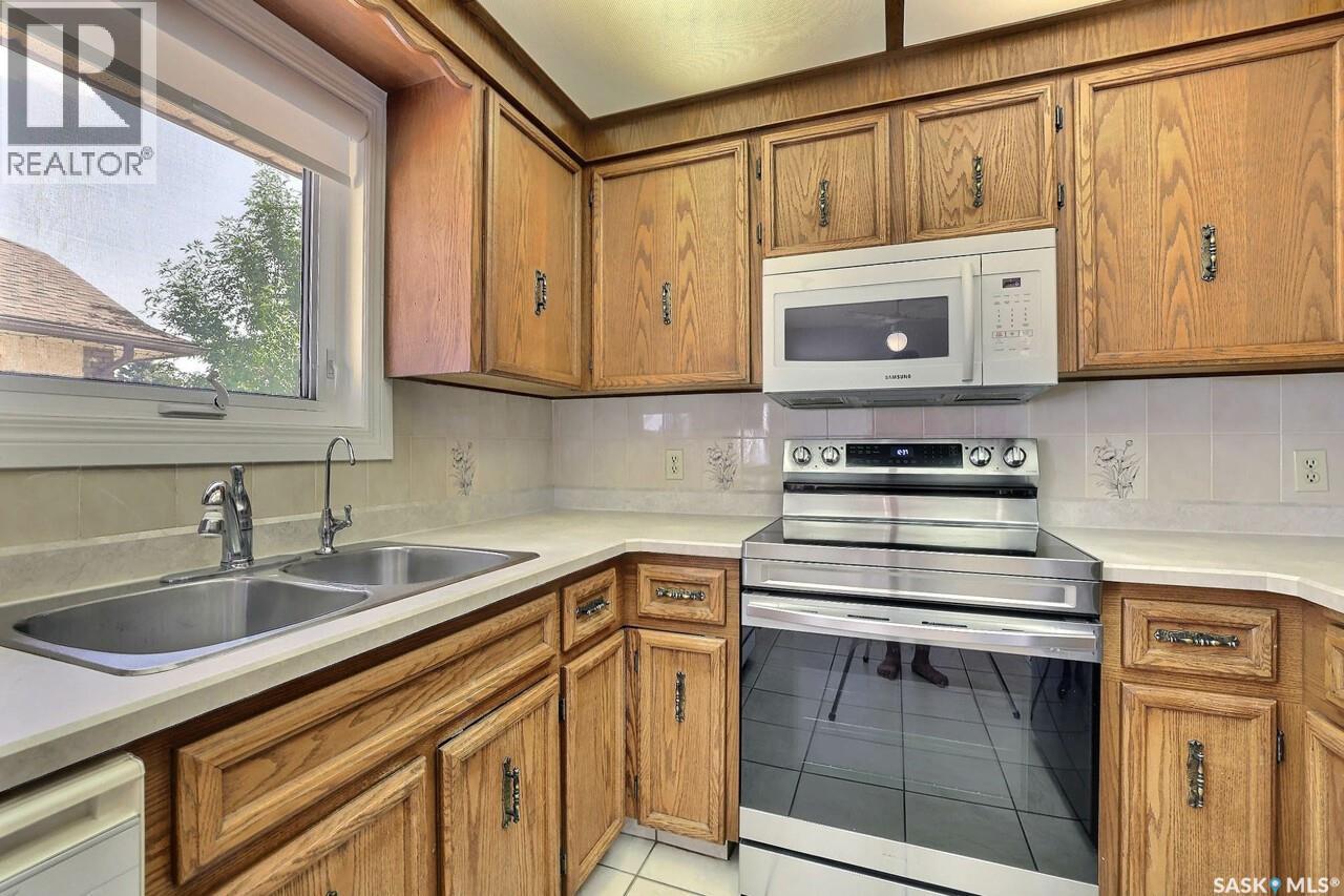 3248 Maclachlan Crescent, Regina, Saskatchewan  S4R 8H5 - Photo 12 - SK018731