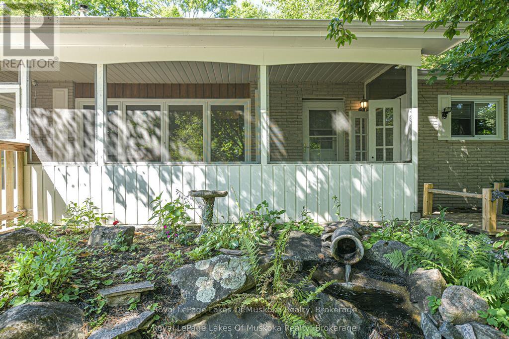 115 Douglas Street, Gravenhurst, Ontario  P1P 1A4 - Photo 13 - X12417211