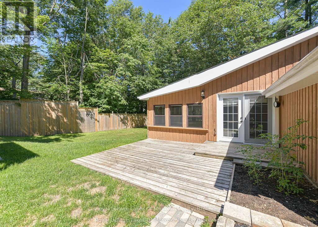 115 Douglas Street, Gravenhurst, Ontario  P1P 1A4 - Photo 25 - X12417211
