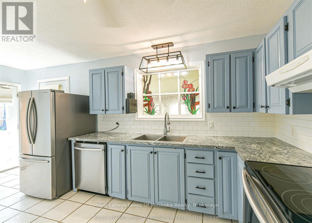 115 Douglas Street, Gravenhurst, Ontario  P1P 1A4 - Photo 34 - X12417211