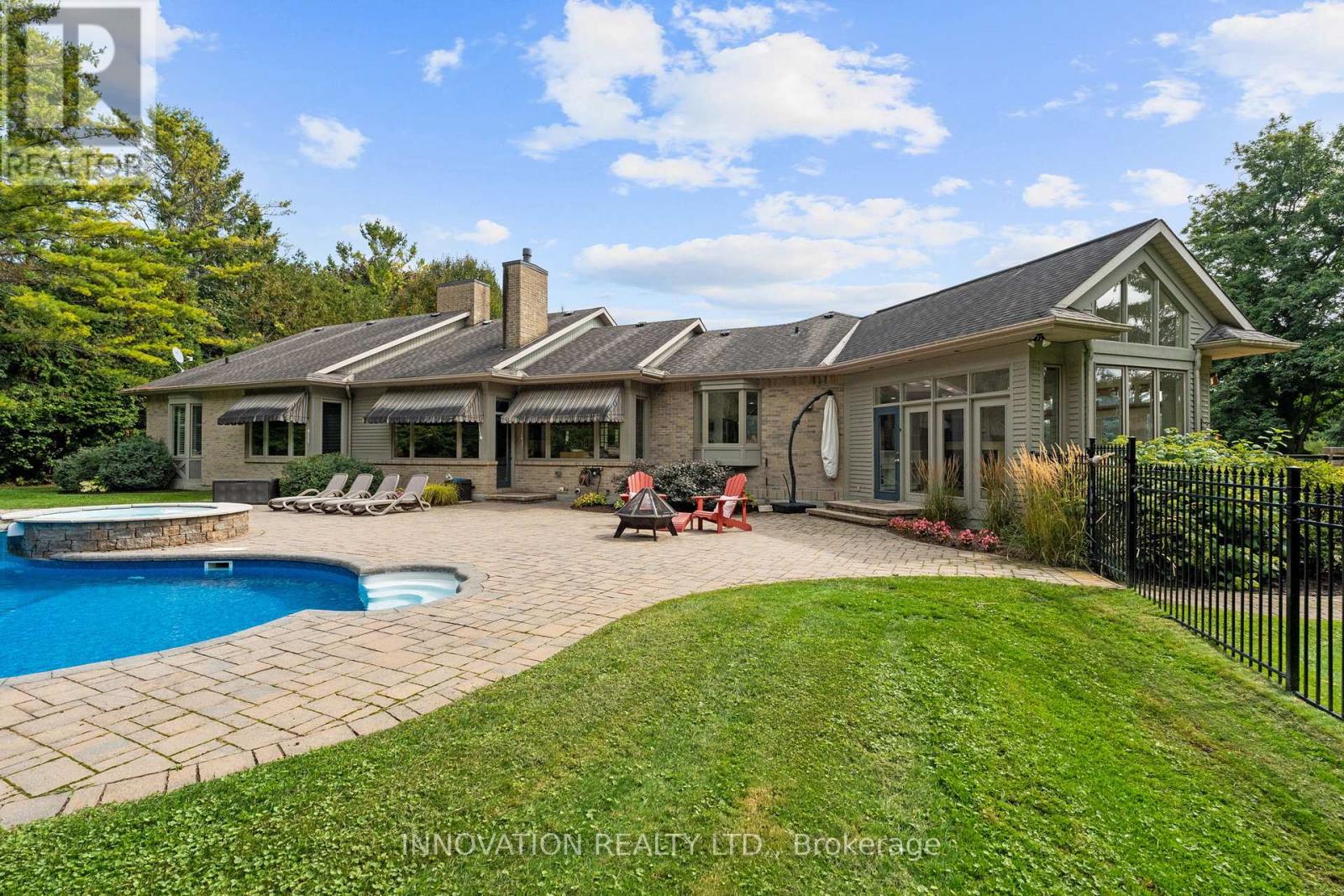 52 Cedarhill Drive, Ottawa, Ontario  K2R 1C3 - Photo 41 - X12417181