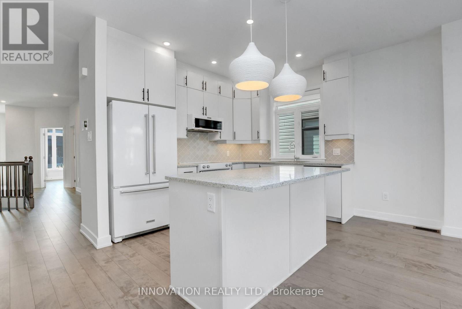 565 Bobolink Ridge, Ottawa, Ontario  K2S 2P4 - Photo 11 - X12417197