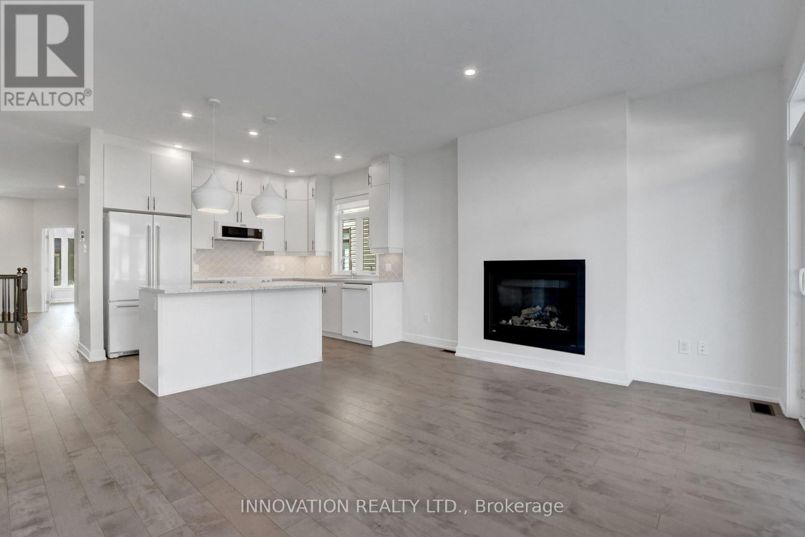 565 Bobolink Ridge, Ottawa, Ontario  K2S 2P4 - Photo 18 - X12417197