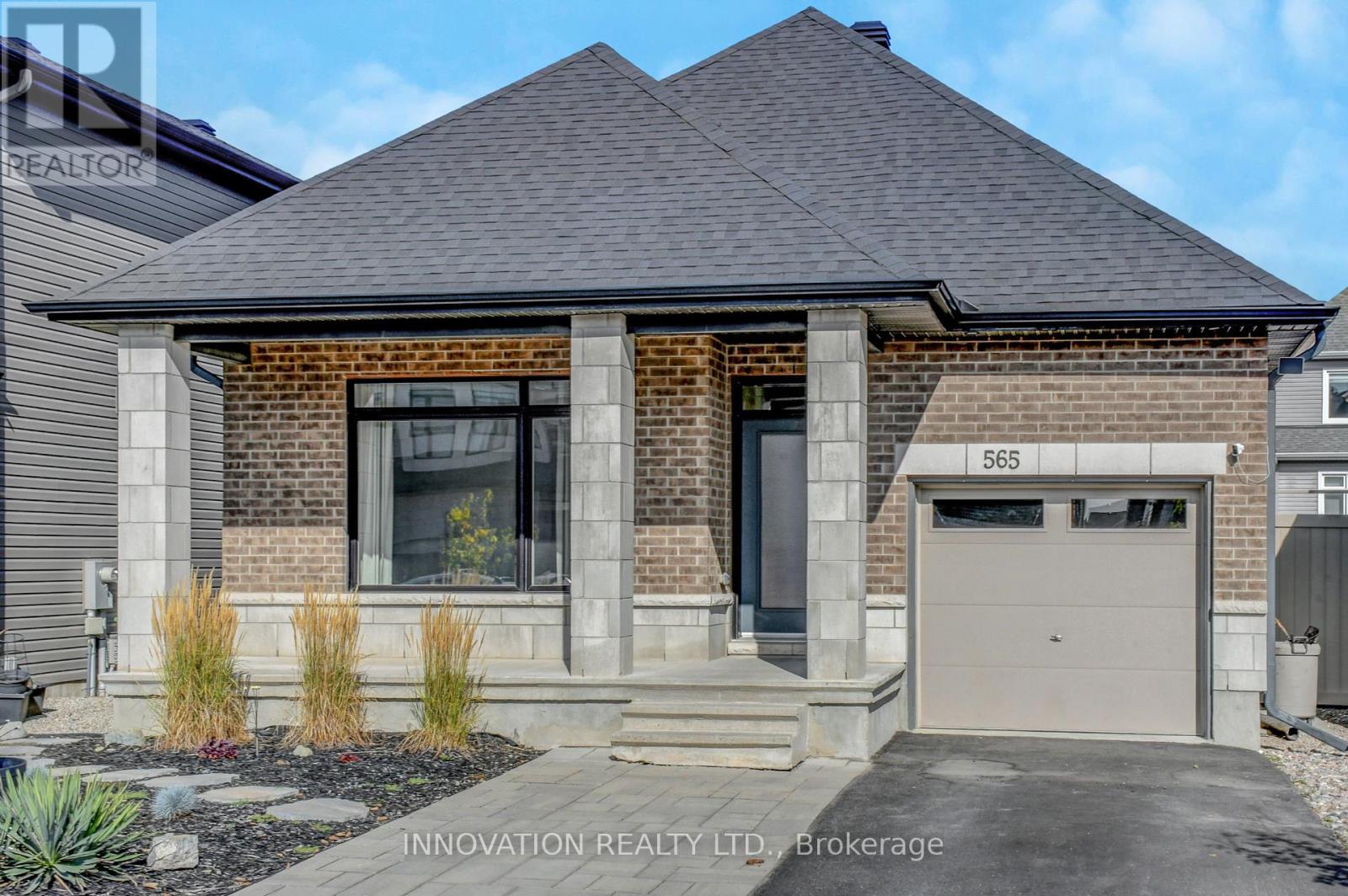 565 Bobolink Ridge, Ottawa, Ontario  K2S 2P4 - Photo 2 - X12417197