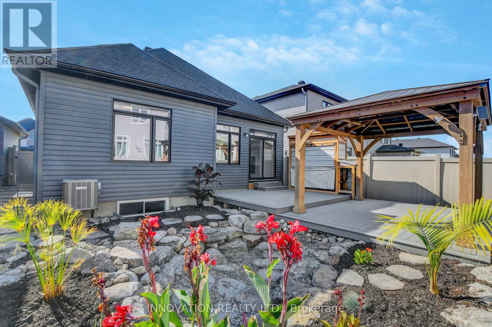 565 Bobolink Ridge, Ottawa, Ontario  K2S 2P4 - Photo 48 - X12417197