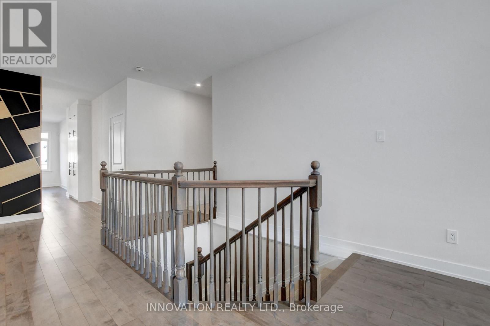 565 Bobolink Ridge, Ottawa, Ontario  K2S 2P4 - Photo 5 - X12417197