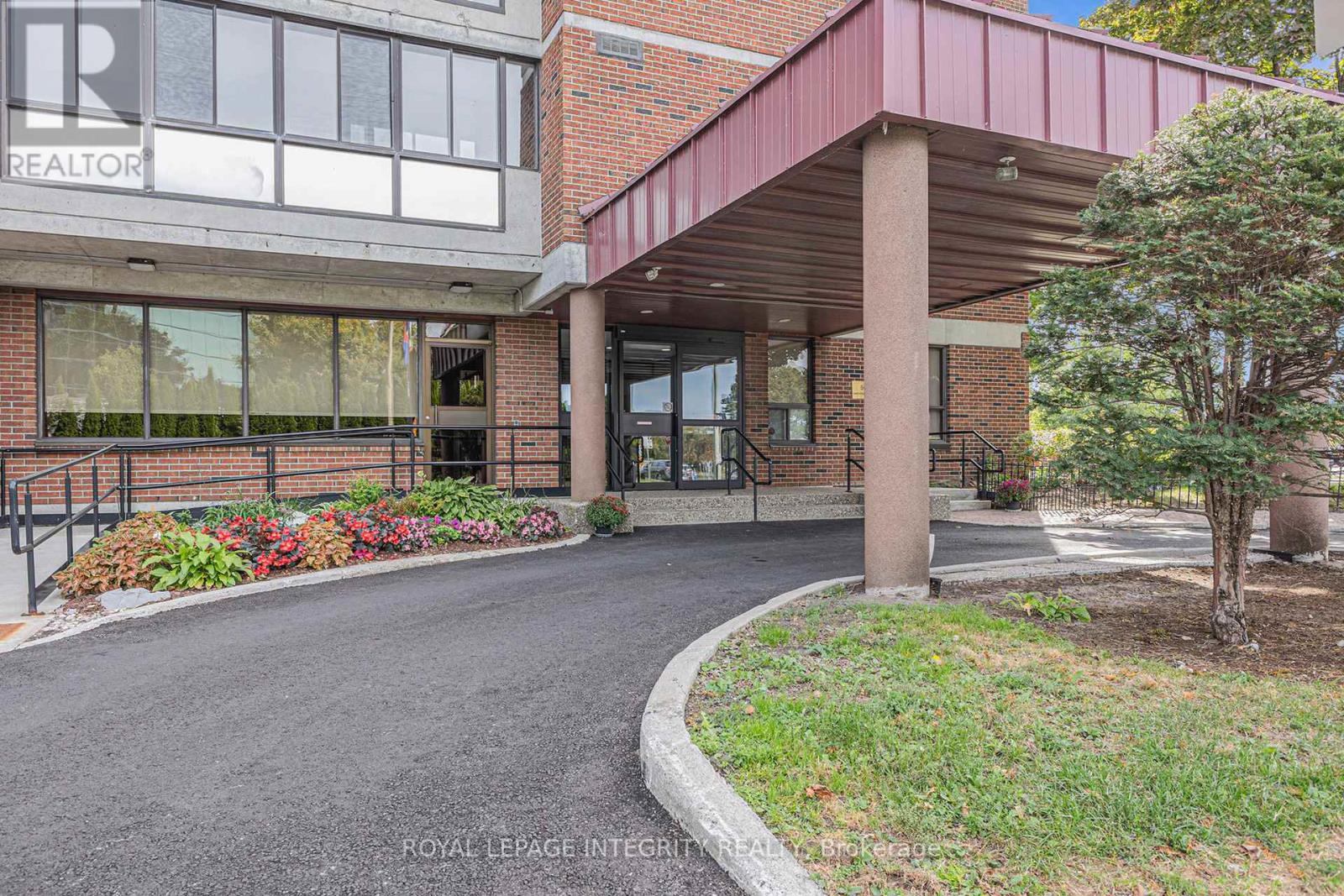 602 - 50 Emmerson Avenue, Ottawa, Ontario  K1Y 4P7 - Photo 3 - X12417206