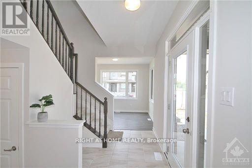201 Billrian Crescent, Ottawa, Ontario  K2S 3A6 - Photo 18 - X12411038