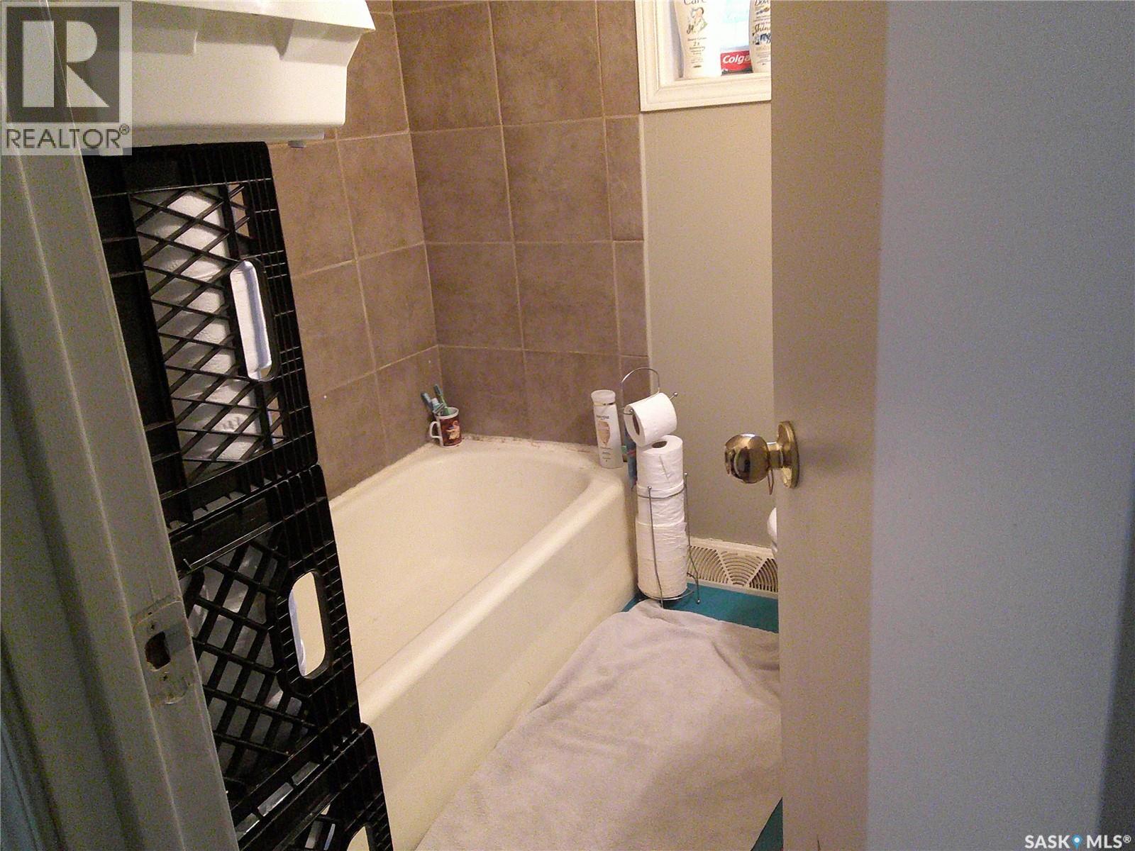 1253 Athol Street, Regina, Saskatchewan  S4T 3C4 - Photo 6 - SK018940
