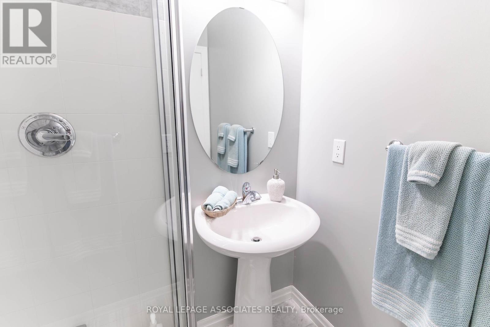 2407 - 16 Yonge Street E, Toronto, Ontario  M5E 2A1 - Photo 13 - C12404865