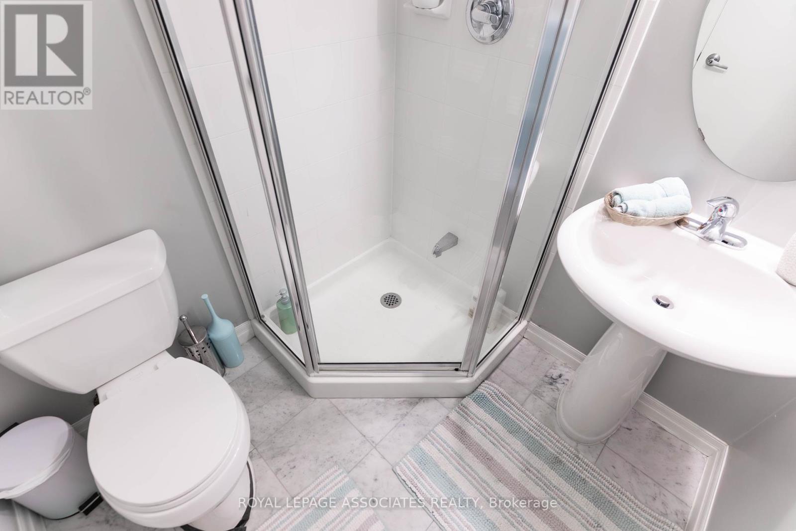 2407 - 16 Yonge Street E, Toronto, Ontario  M5E 2A1 - Photo 14 - C12404865