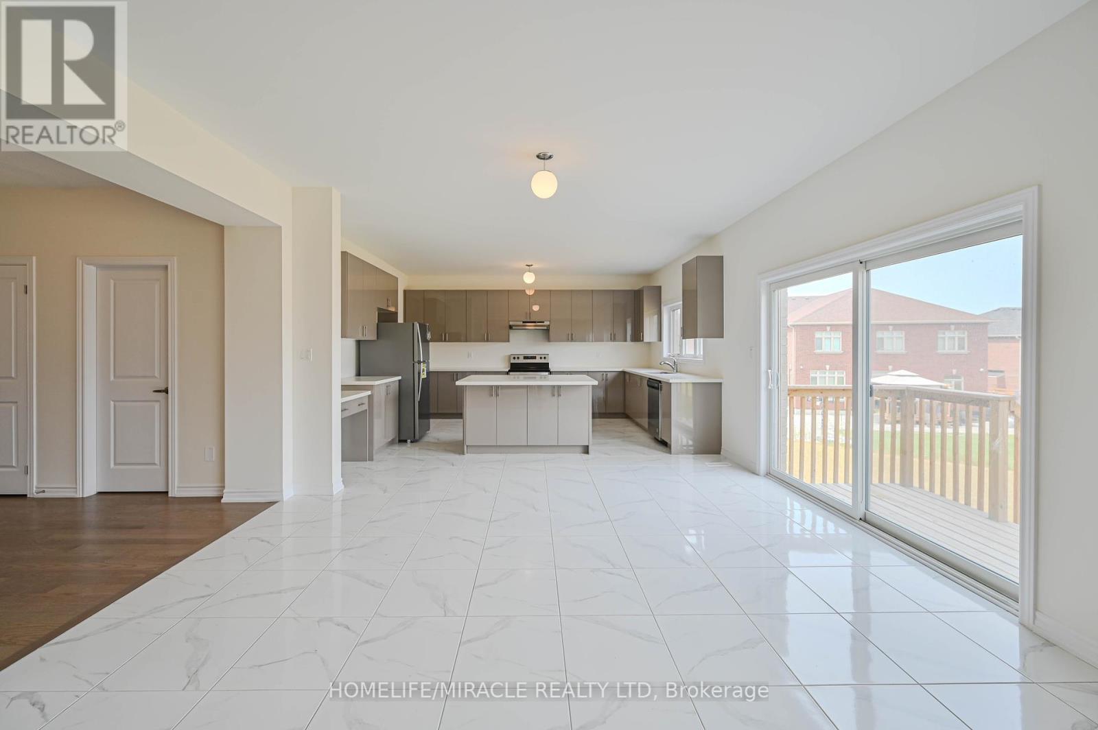 1653 Corsal Court, Innisfil, Ontario  L9S 0P8 - Photo 15 - N12417205