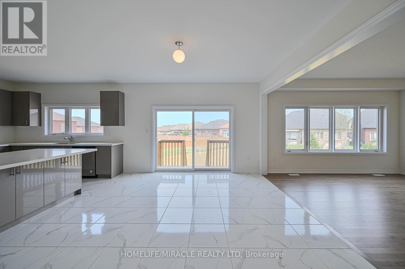 1653 Corsal Court, Innisfil, Ontario  L9S 0P8 - Photo 17 - N12417205