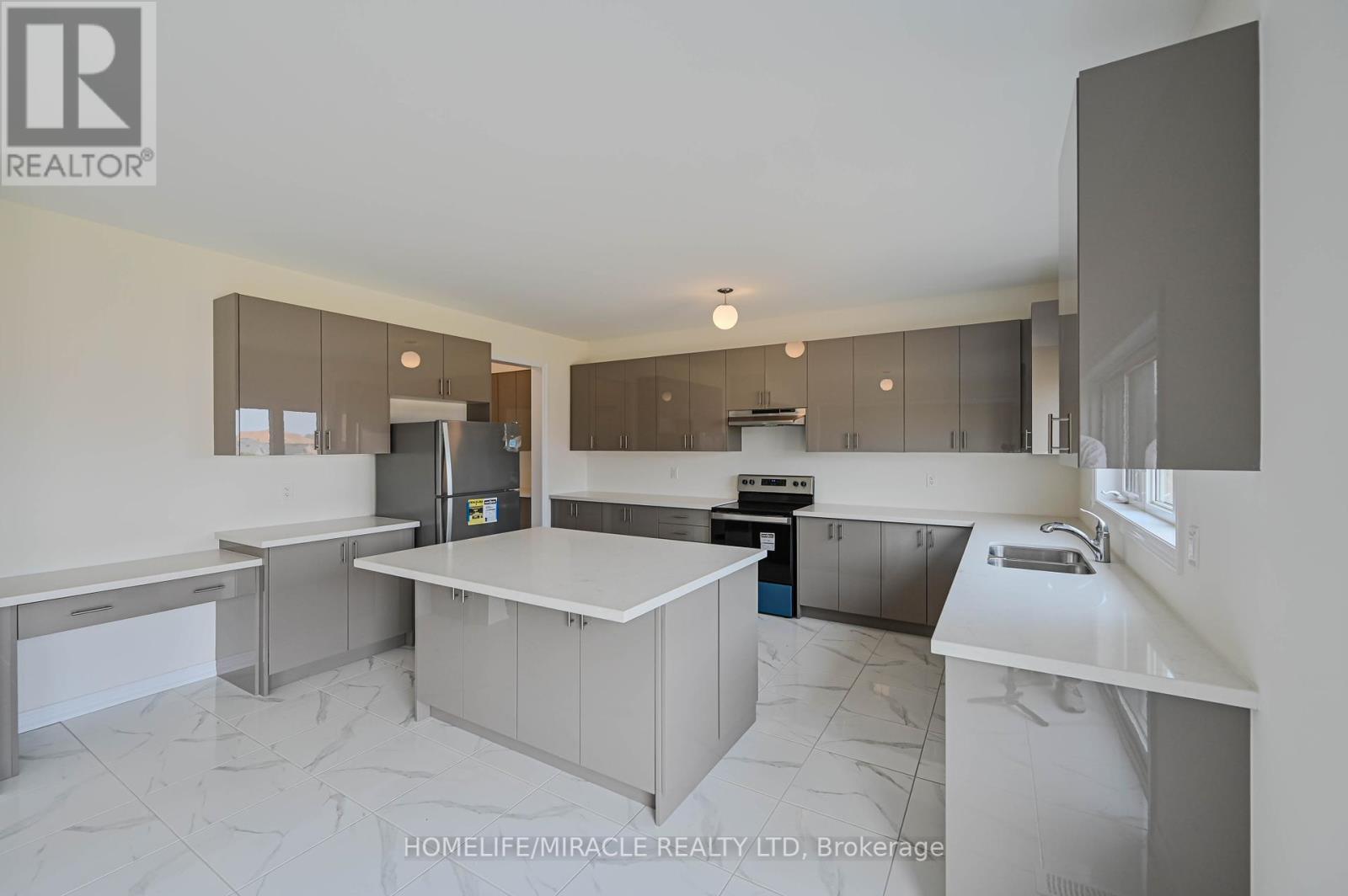 1653 Corsal Court, Innisfil, Ontario  L9S 0P8 - Photo 18 - N12417205