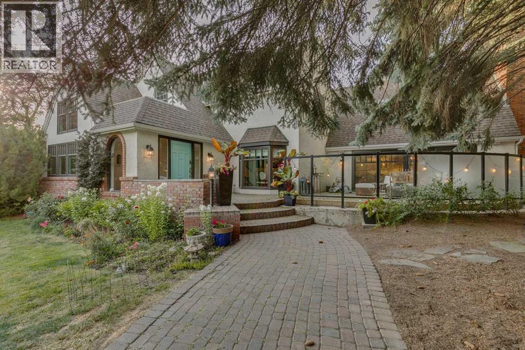 2409 Carleton Street Sw, Calgary, Alberta  T2T 3K6 - Photo 3 - A2258573