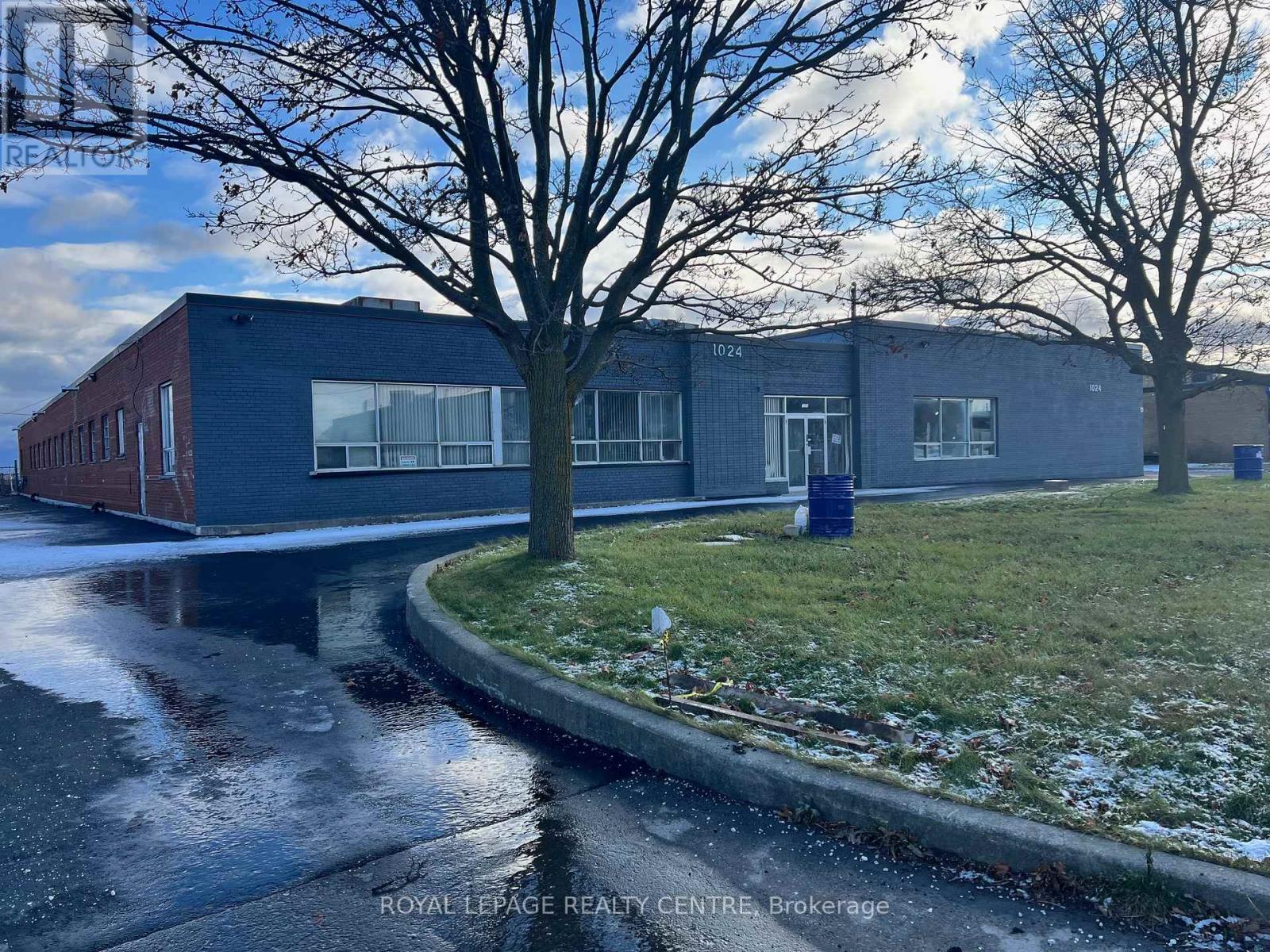 1024 Rangeview Road, Mississauga, Ontario  L5E 1H3 - Photo 2 - W12417182