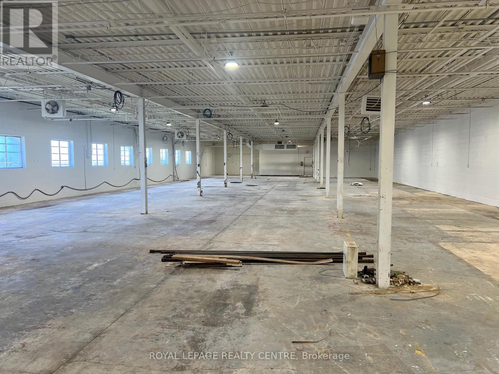 1024 Rangeview Road, Mississauga, Ontario  L5E 1H3 - Photo 3 - W12417182