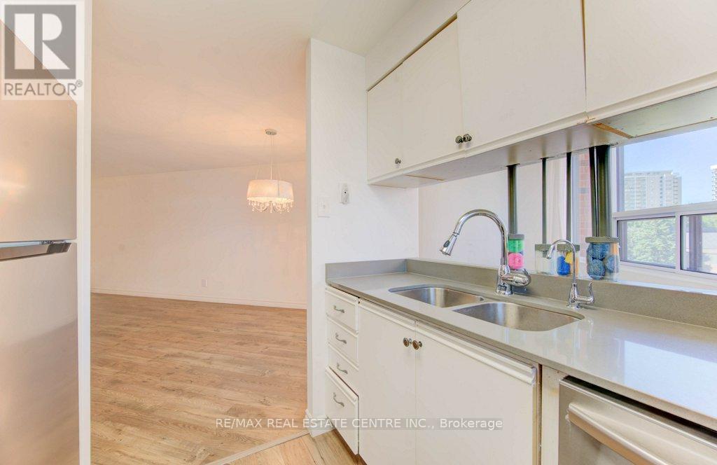 405 - 20 Ellen Street E, Kitchener, Ontario  N2H 6R7 - Photo 17 - X12417210