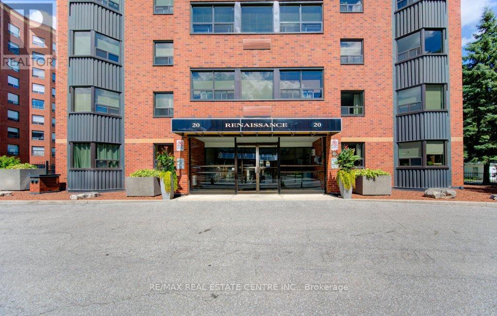 405 - 20 Ellen Street E, Kitchener, Ontario  N2H 6R7 - Photo 2 - X12417210