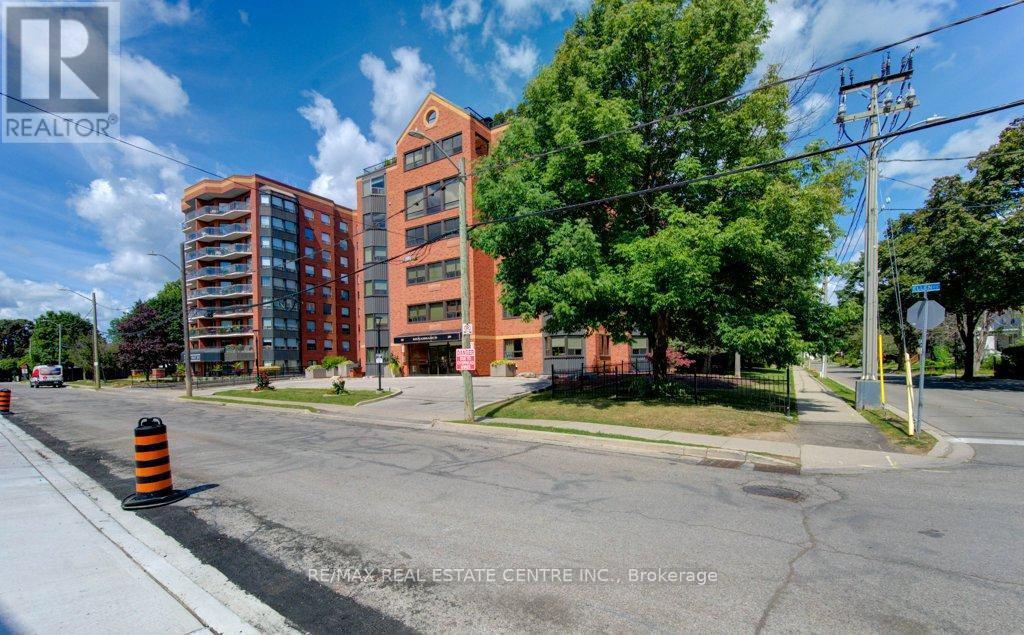 405 - 20 Ellen Street E, Kitchener, Ontario  N2H 6R7 - Photo 23 - X12417210