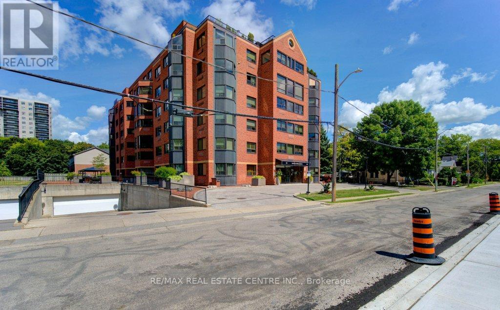 405 - 20 Ellen Street E, Kitchener, Ontario  N2H 6R7 - Photo 26 - X12417210
