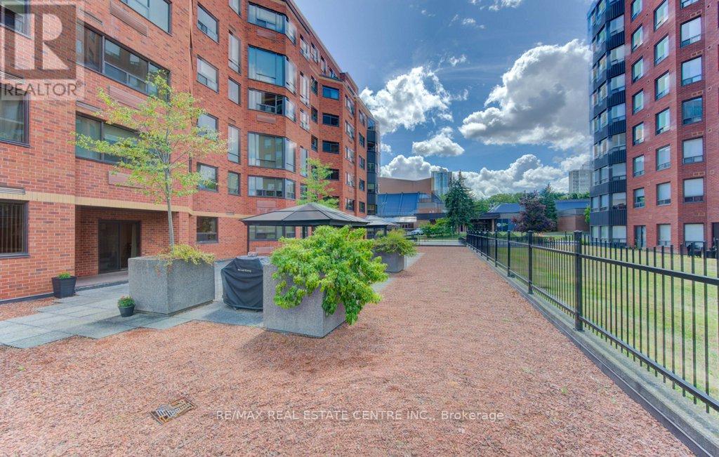 405 - 20 Ellen Street E, Kitchener, Ontario  N2H 6R7 - Photo 28 - X12417210