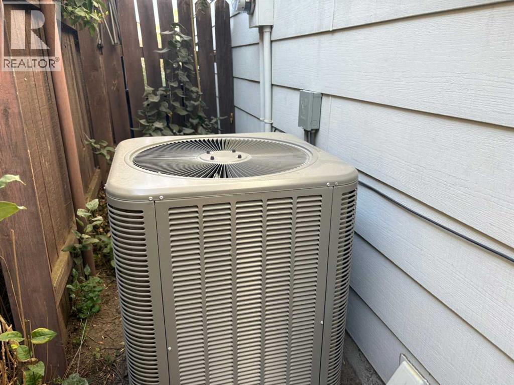 Property at 40 Cayuga Crescent W image 5