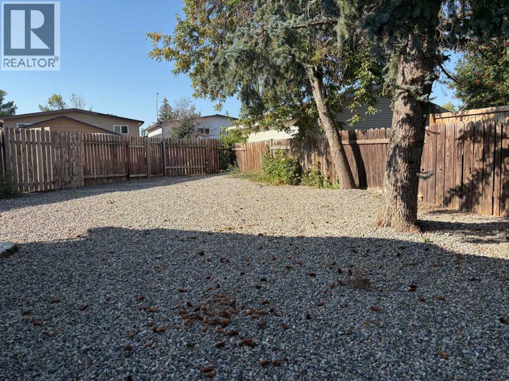 Property at 40 Cayuga Crescent W image 3