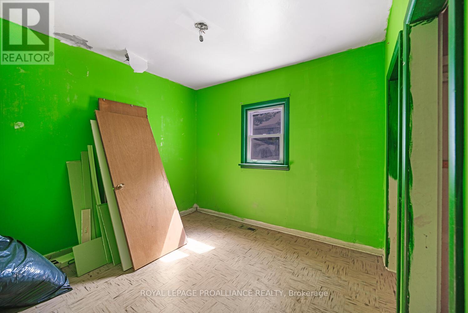 27 Broadway Avenue, Brockville, Ontario  K6V 1T9 - Photo 15 - X12417222