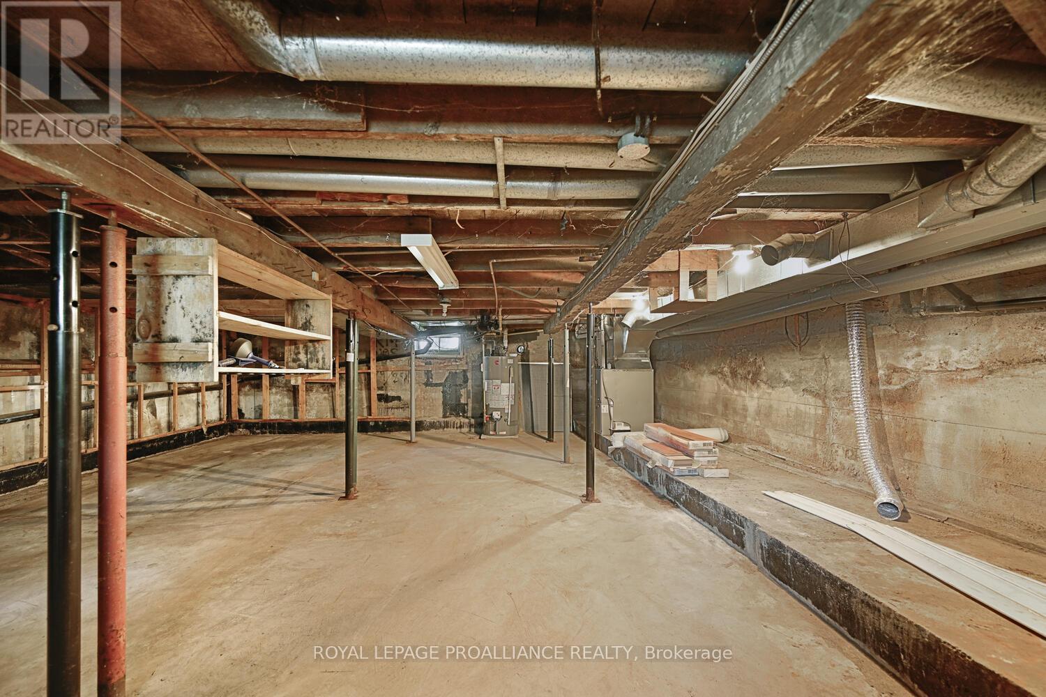 27 Broadway Avenue, Brockville, Ontario  K6V 1T9 - Photo 17 - X12417222