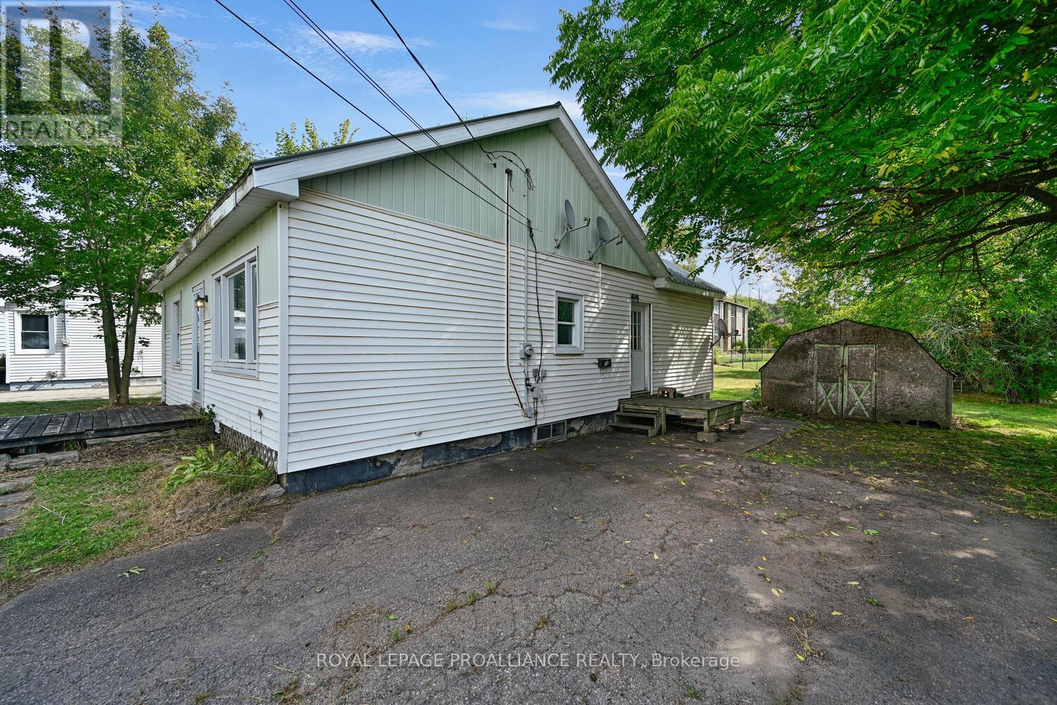 27 Broadway Avenue, Brockville, Ontario  K6V 1T9 - Photo 18 - X12417222
