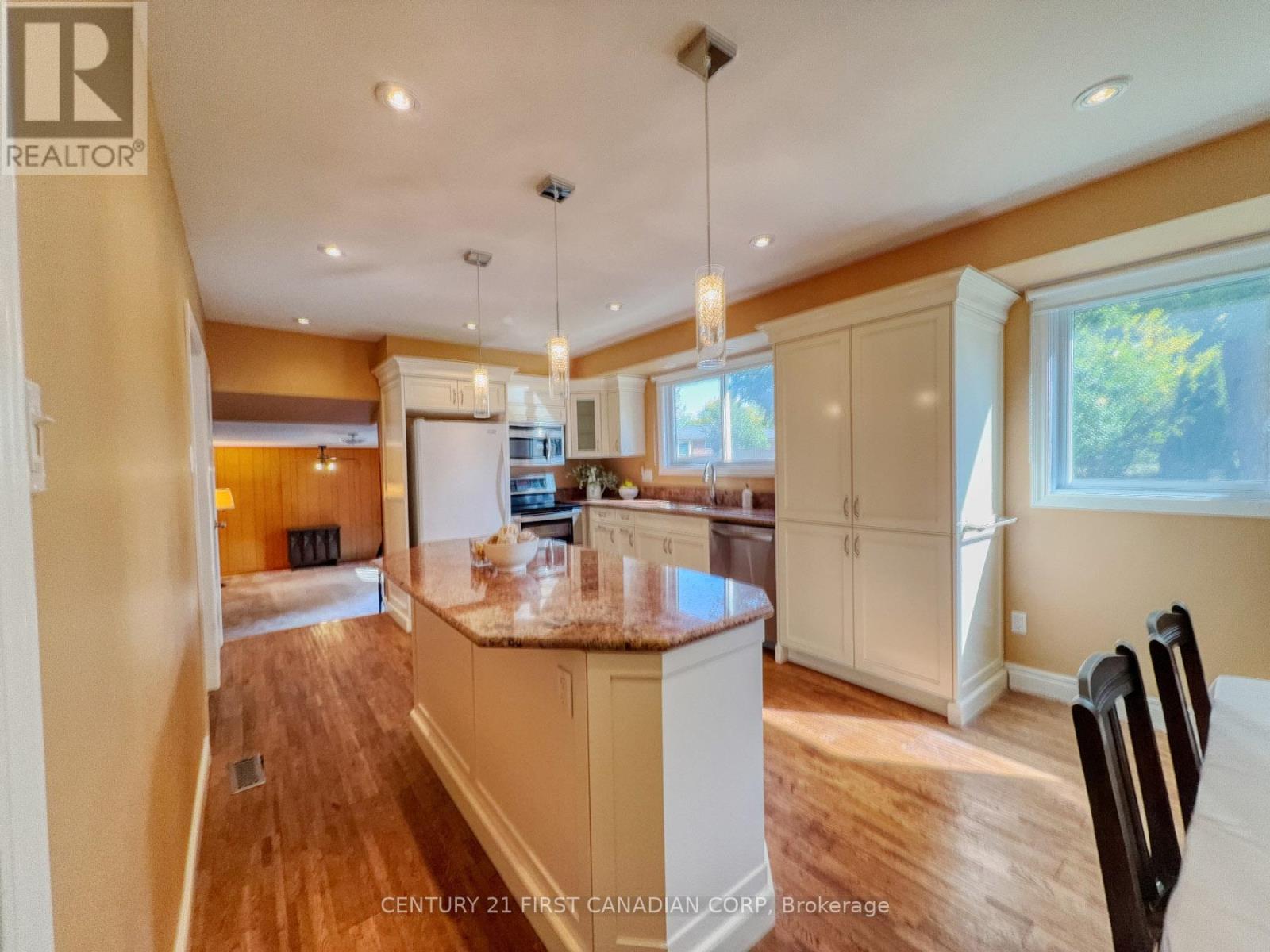 628 Viscount Road, London South, Ontario  N6J 2Y2 - Photo 11 - X12416523