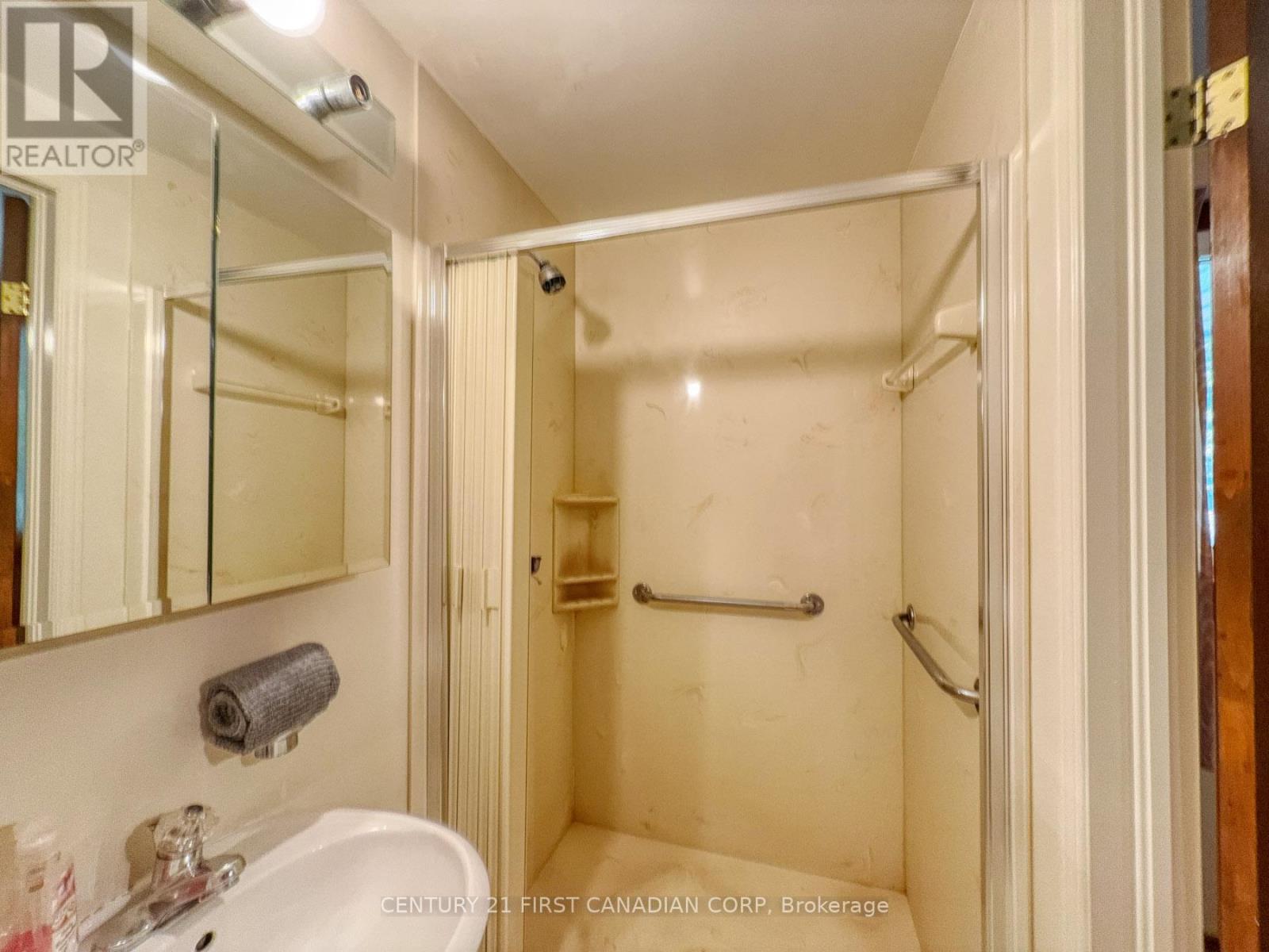628 Viscount Road, London South, Ontario  N6J 2Y2 - Photo 18 - X12416523