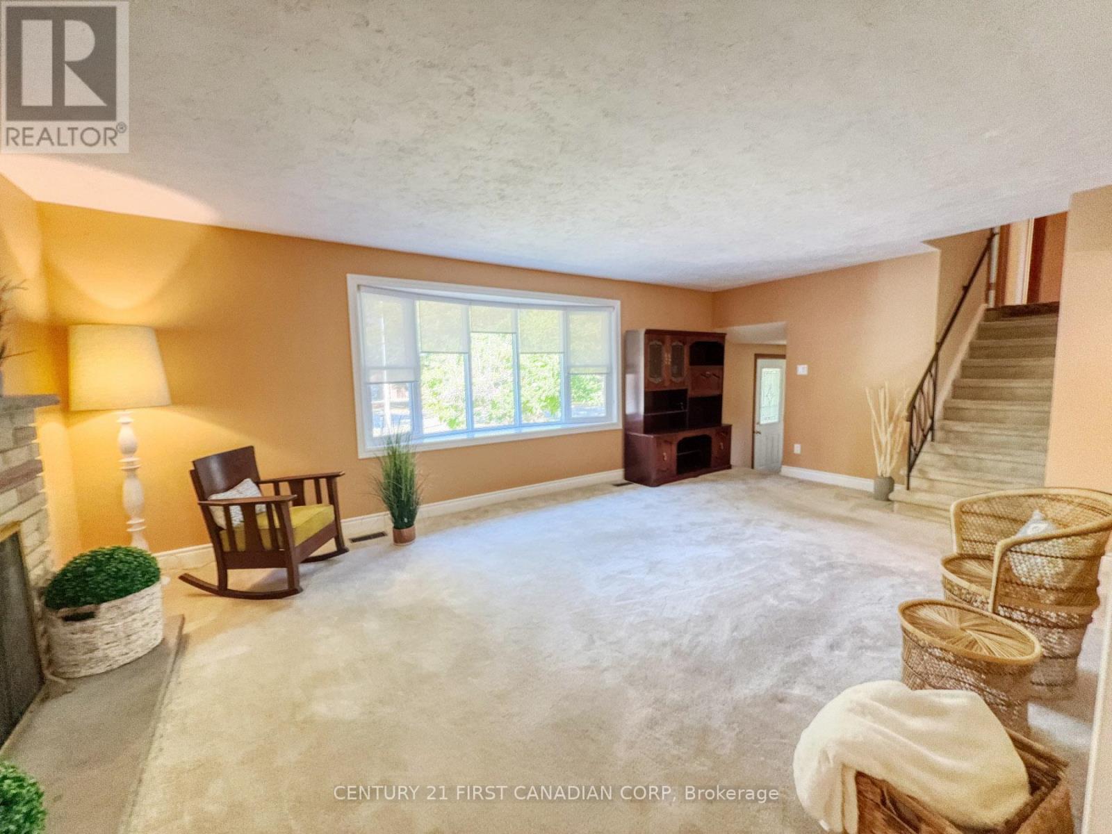 628 Viscount Road, London South, Ontario  N6J 2Y2 - Photo 6 - X12416523