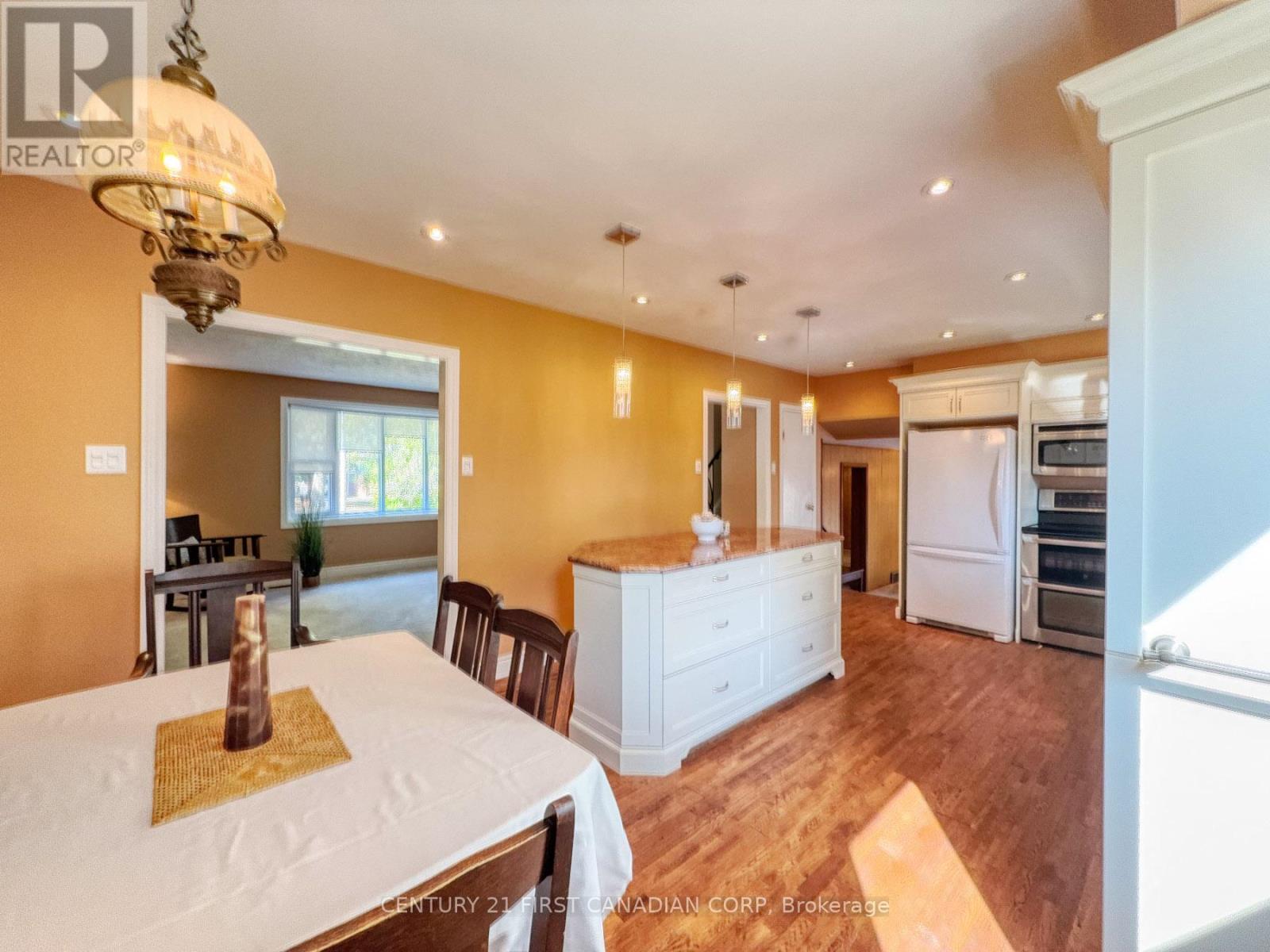 628 Viscount Road, London South, Ontario  N6J 2Y2 - Photo 9 - X12416523
