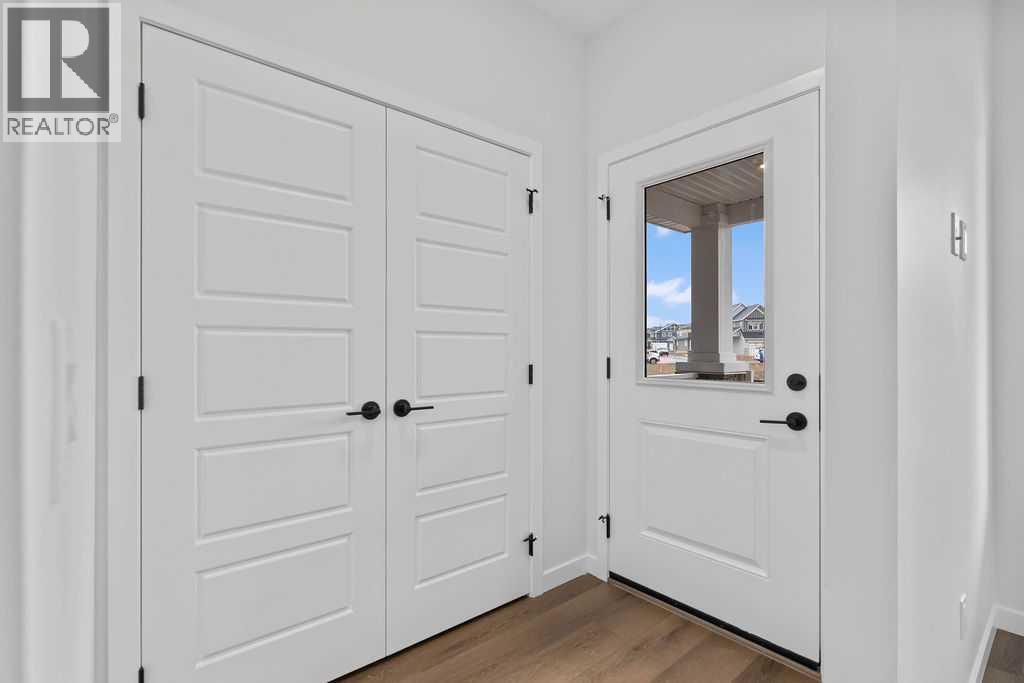 990 Chinook Winds Meadow Sw, Airdrie, Alberta  T4B 5R1 - Photo 3 - A2239358