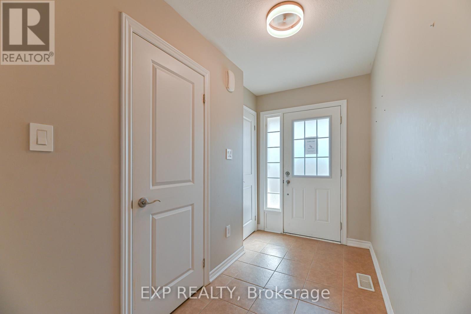 245 Thompson Road, Orangeville, Ontario  L9W 5T9 - Photo 3 - W12406383