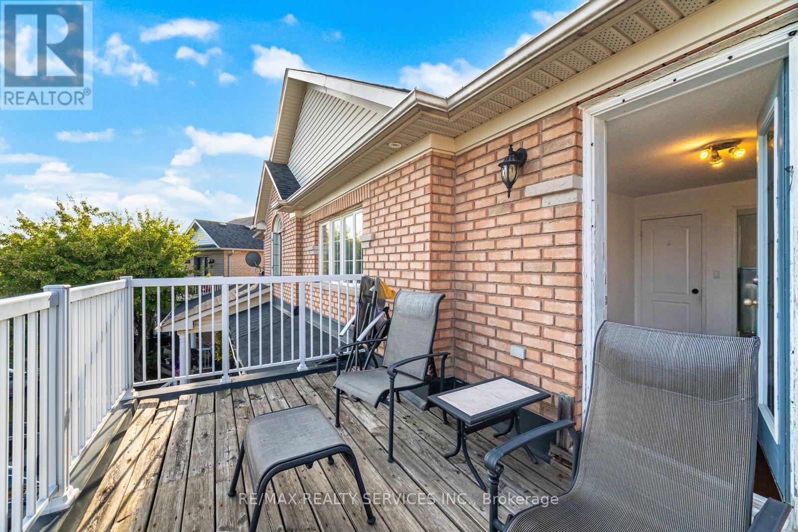 130 Dells Crescent, Brampton, Ontario  L7A 2X1 - Photo 25 - W12417192