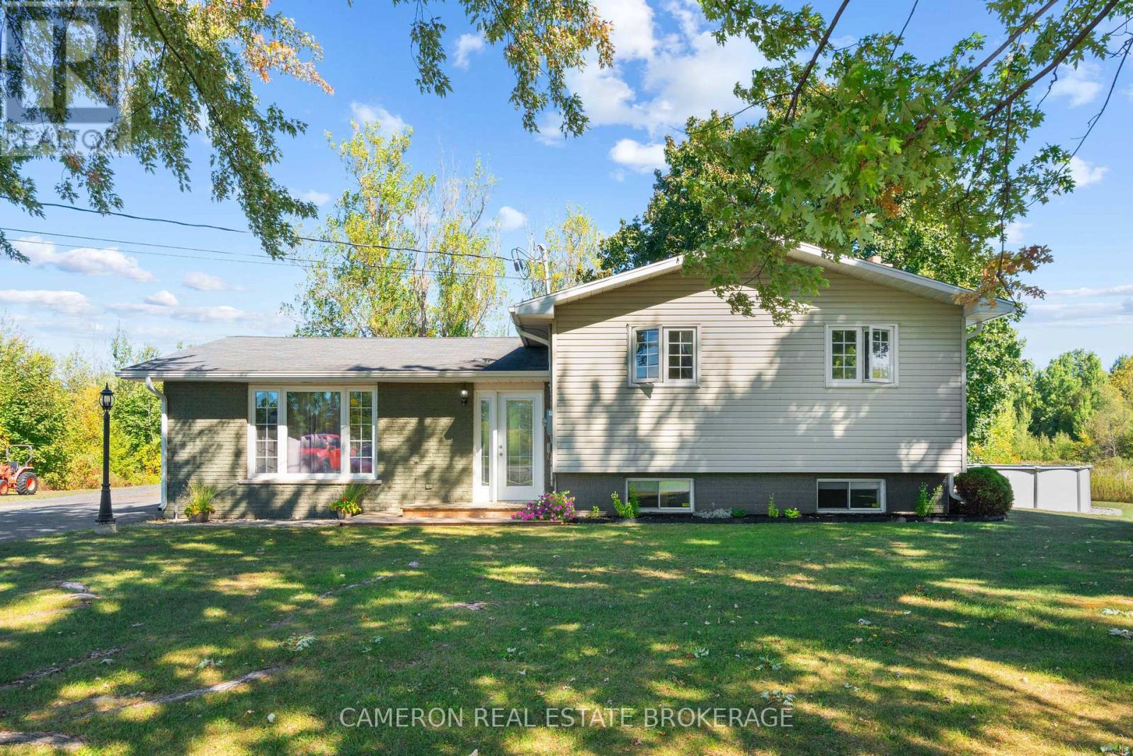 5261 Highway 138 Highway, South Stormont, Ontario  K0C 2A0 - Photo 2 - X12417269