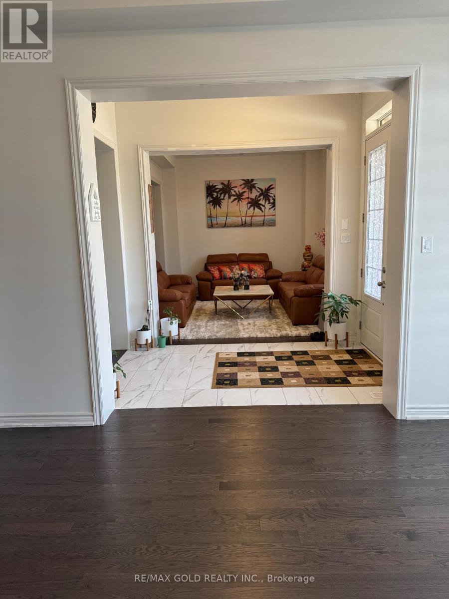 16 Magnolia Avenue, Adjala-Tosorontio, Ontario  L0G 1W0 - Photo 12 - N12417270