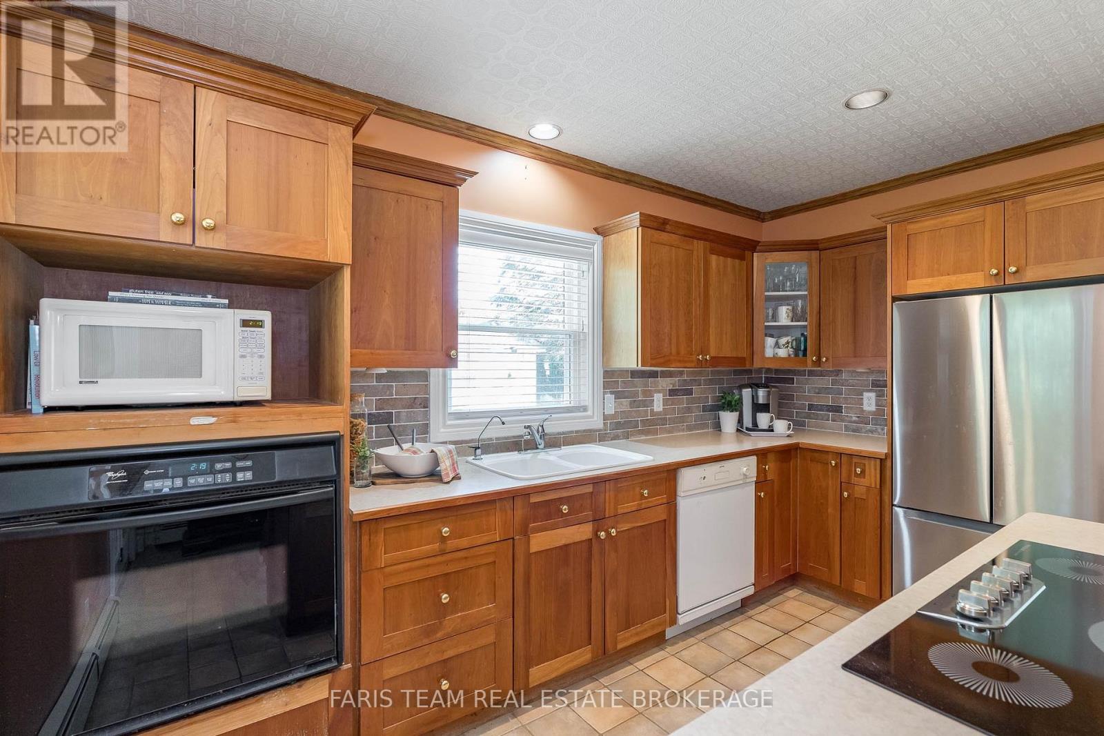 Property at 1897 10 LINE N image 4