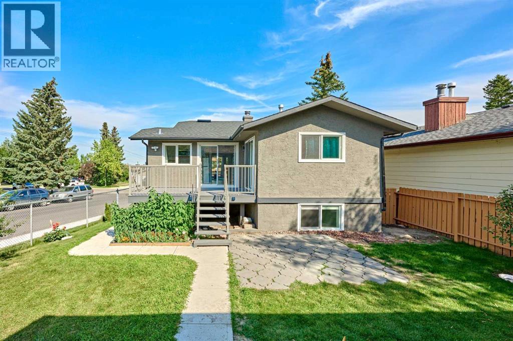 1371 Berkley Drive Nw, Calgary, Alberta  T3K 1T4 - Photo 27 - A2251076